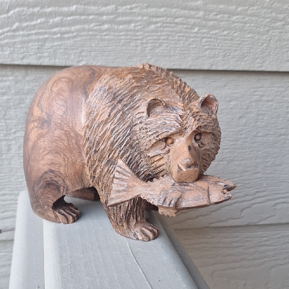 Vintage Hand Carved Grizzly Bear Holding Fish Wood Sculpture Brown